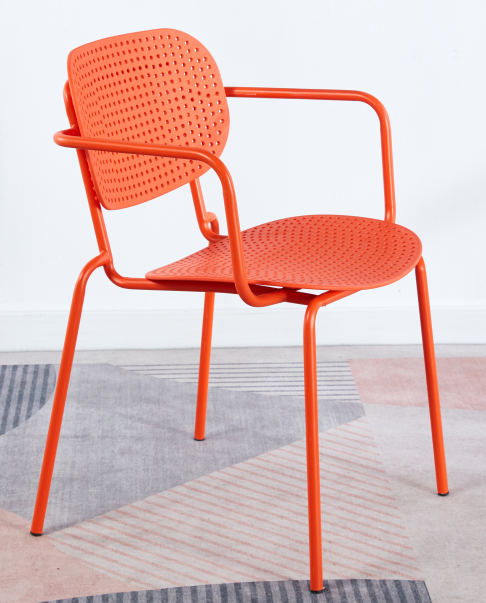 Modern perforated dining chair with ergonomic design, ideal for cafes, outdoor seating, and office lounges. Lightweight and easy to arrange, suited for bulk buyers sourcing directly from Chinese manufacturers for commercial spaces.