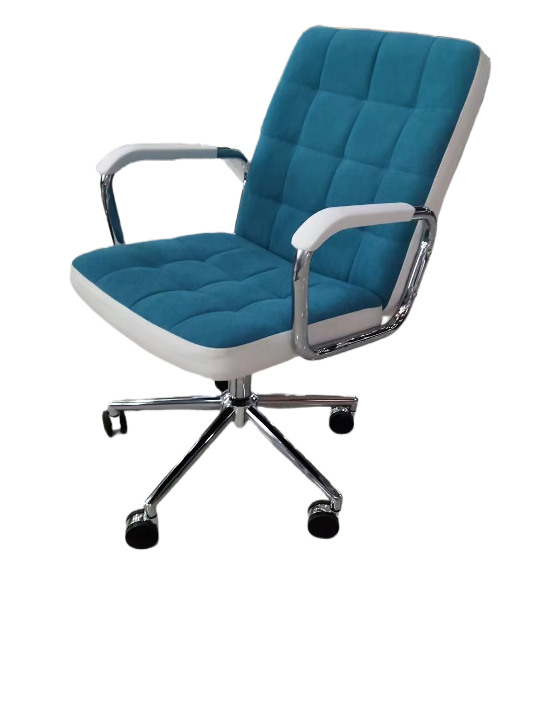 Swivel office desk chair with cushioned seat, ideal for corporate and home office setups, available for direct wholesale sourcing from China.