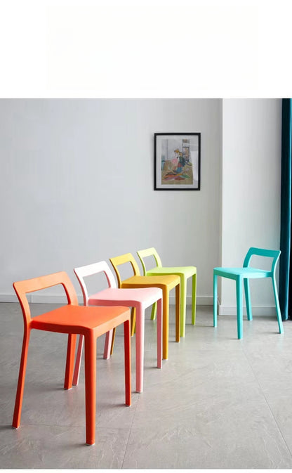 Modern minimalist dining chairs, perfect for cafes, restaurants, offices, and home spaces. Suitable for bulk wholesale direct from China.